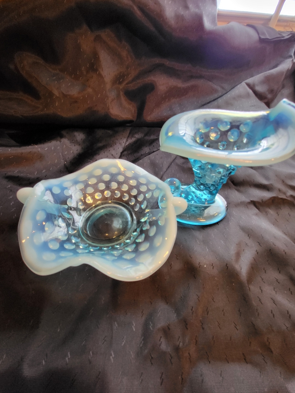 Set Of 2 Fenton Blue Hobnail 4.5 In. Bowl And 3.5 In. Shoe Horn Vase  Figurine